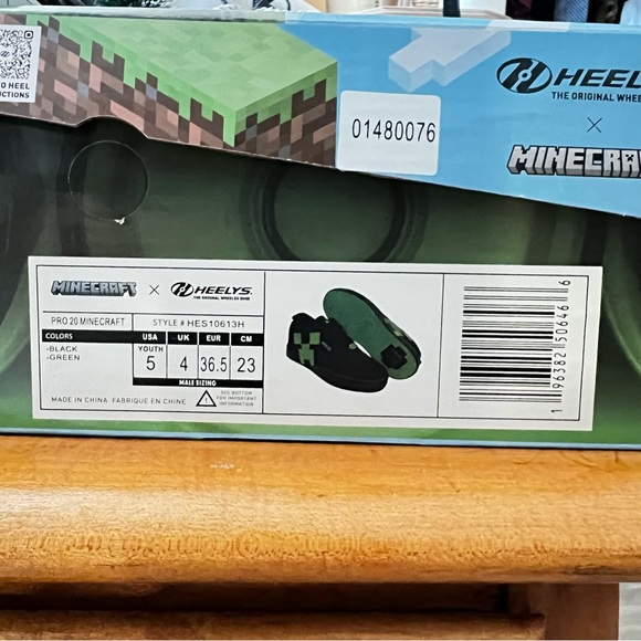Heelys Unisex-Child Pro 20 Minecraft (Little Big Kid/Adult) Wheeled Heel Shoe - Picture 2 of 10